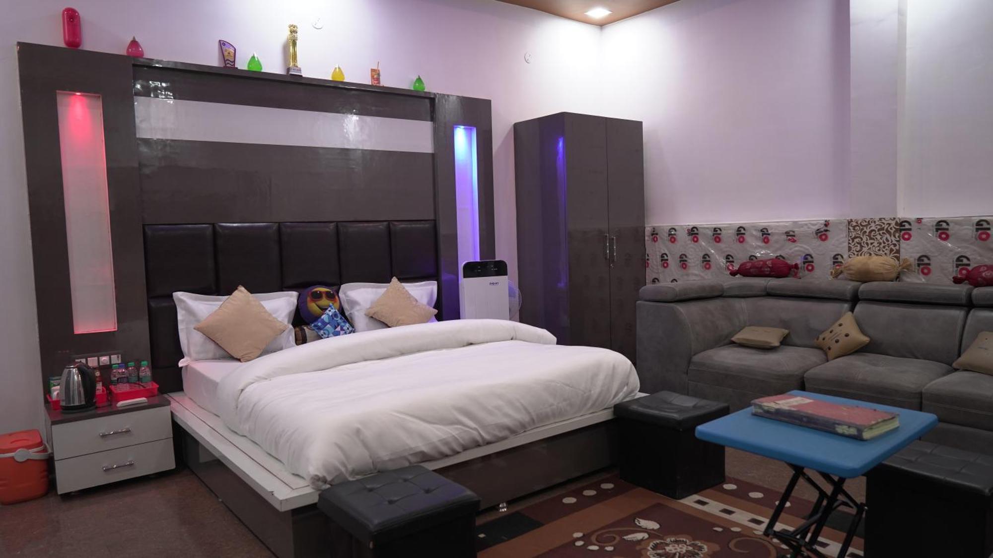 Rajmahal Resort Banquet Hall And Hotel ปัฏนา ภายนอก รูปภาพ