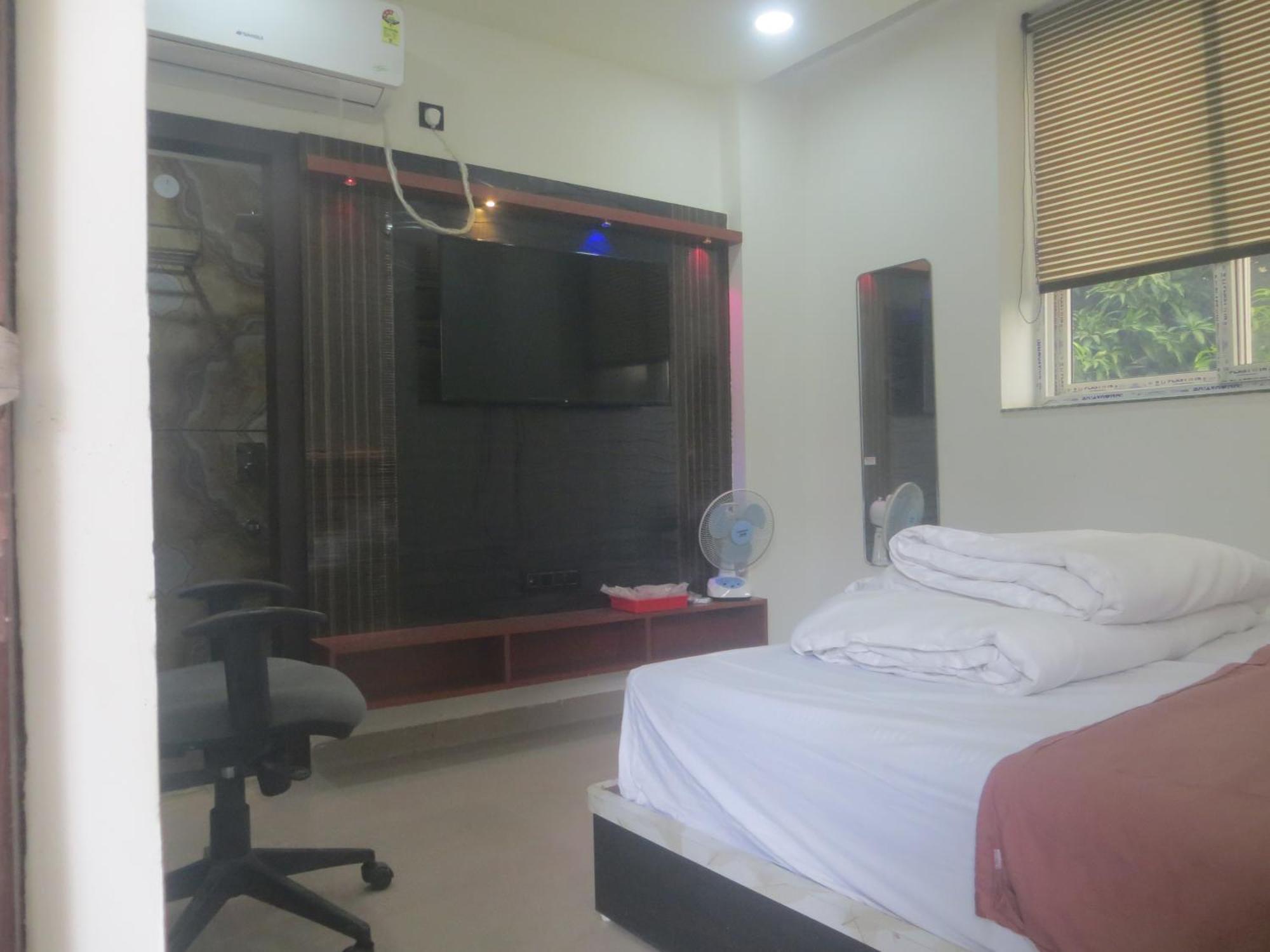 Rajmahal Resort Banquet Hall And Hotel ปัฏนา ภายนอก รูปภาพ
